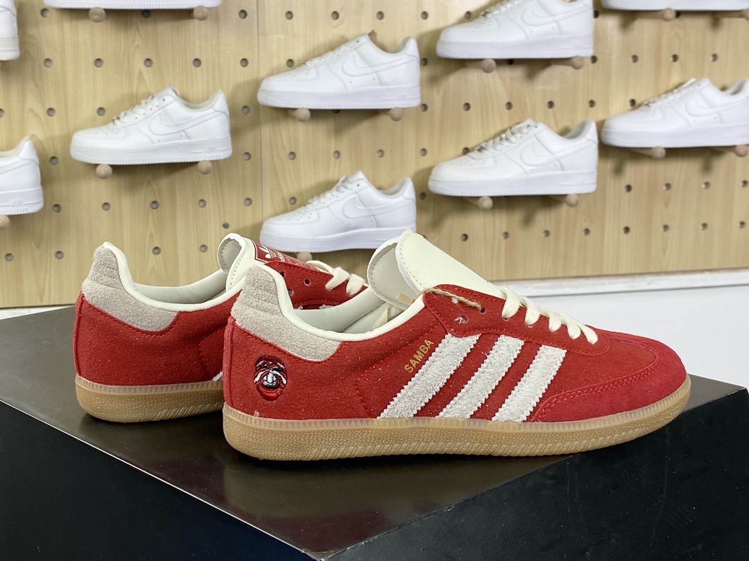 180 阿迪达斯/三叶草Adidas Originals Samba OG”Talchum Pack Scarlet”桑巴舞板鞋“联名米黄浅粉”IG8905