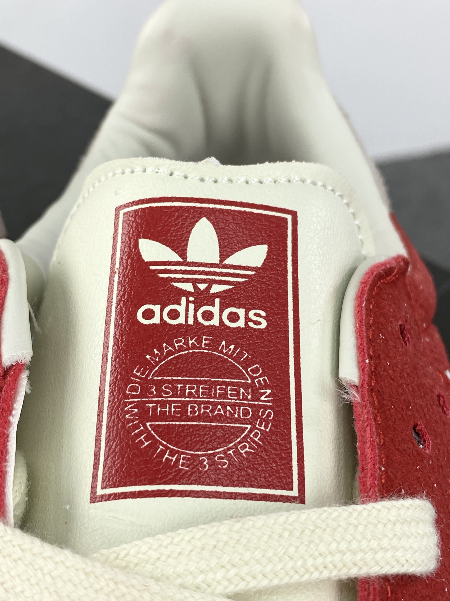 180 阿迪达斯/三叶草Adidas Originals Samba OG”Talchum Pack Scarlet”桑巴舞板鞋“联名米黄浅粉”IG8905