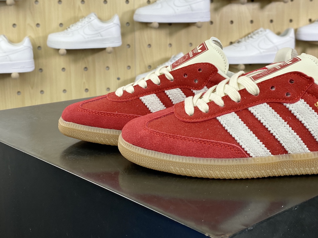 180 阿迪达斯/三叶草Adidas Originals Samba OG”Talchum Pack Scarlet”桑巴舞板鞋“联名米黄浅粉”IG8905