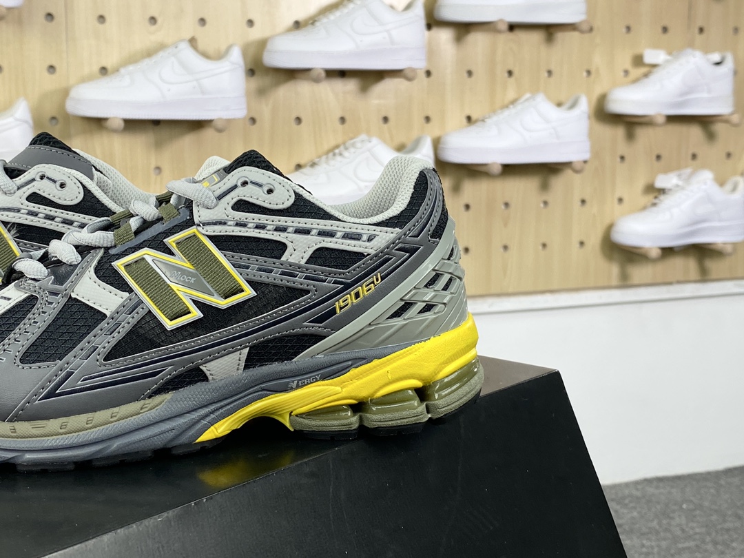 200 新百伦New Balance M1906U系列低帮复古老爹风休闲运动慢跑鞋“水泥深灰黑黄”M1906NA