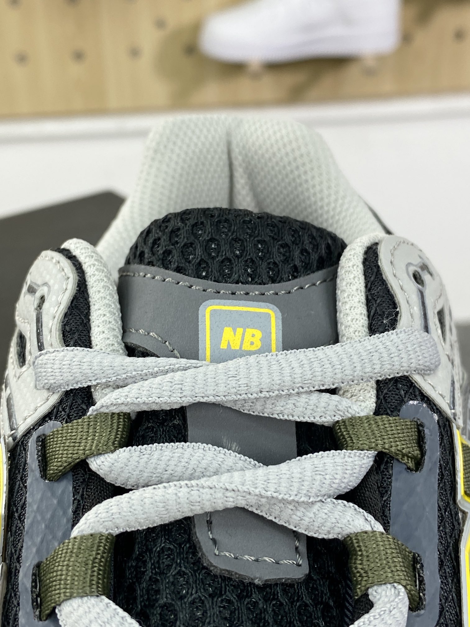 200 新百伦New Balance M1906U系列低帮复古老爹风休闲运动慢跑鞋“水泥深灰黑黄”M1906NA