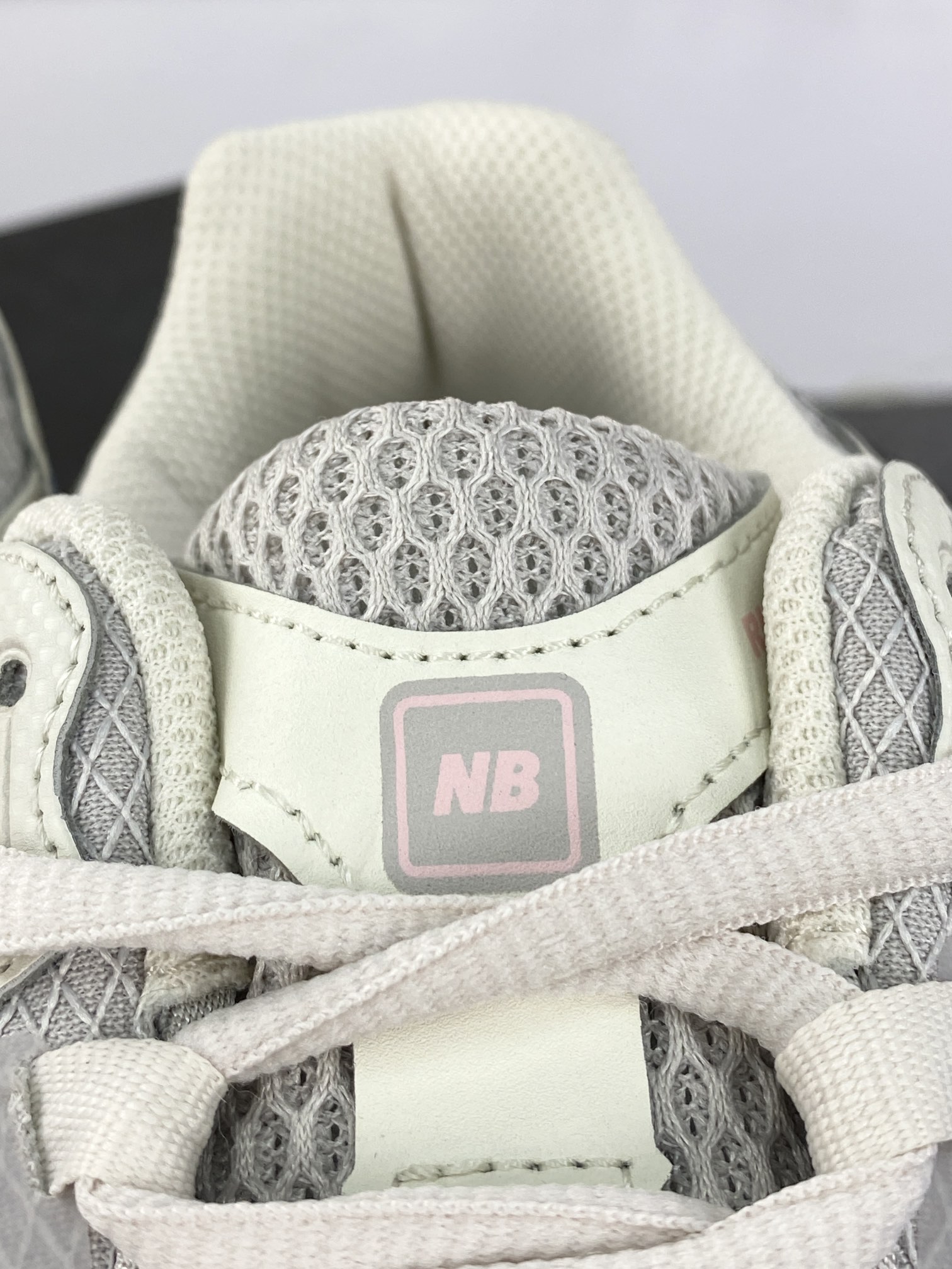 220 新百伦New Balance M1906U系列低帮复古老爹风休闲运动慢跑鞋“米灰黄彩”M1906NC