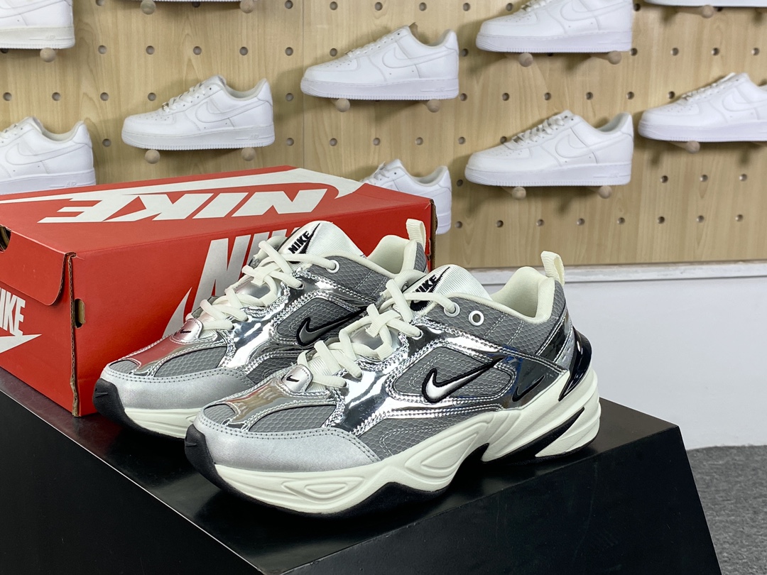 200 耐克Nike M2K Tekno”Mirror-Like Silver”系列低帮运动鞋“镜面银黑”HY95171