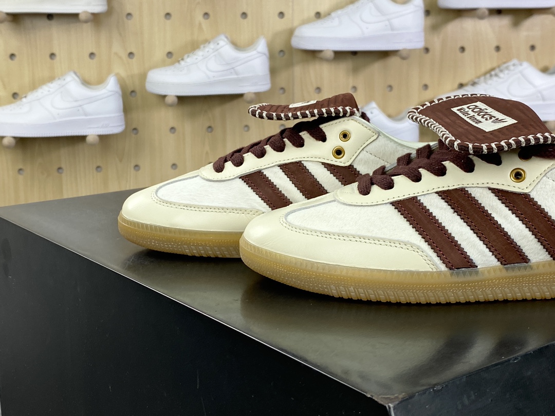 340 Wales Bonner x Adidas Originals Samba Classic”Pony Tonal”桑巴舞板鞋“联名米白酒红马毛生胶底”IE0586