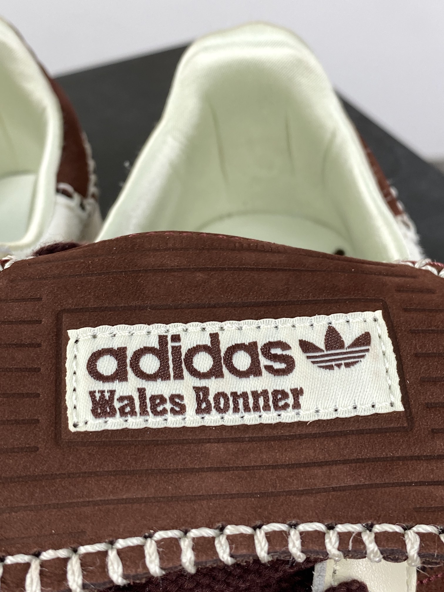 340 Wales Bonner x Adidas Originals Samba Classic”Pony Tonal”桑巴舞板鞋“联名米白酒红马毛生胶底”IE0586