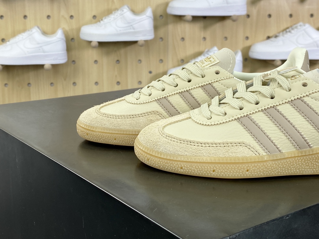 140 阿迪达斯Adidas Originals Handball SPZL 手球运动员板鞋“皮革燕麦奶白生胶底”IE3699