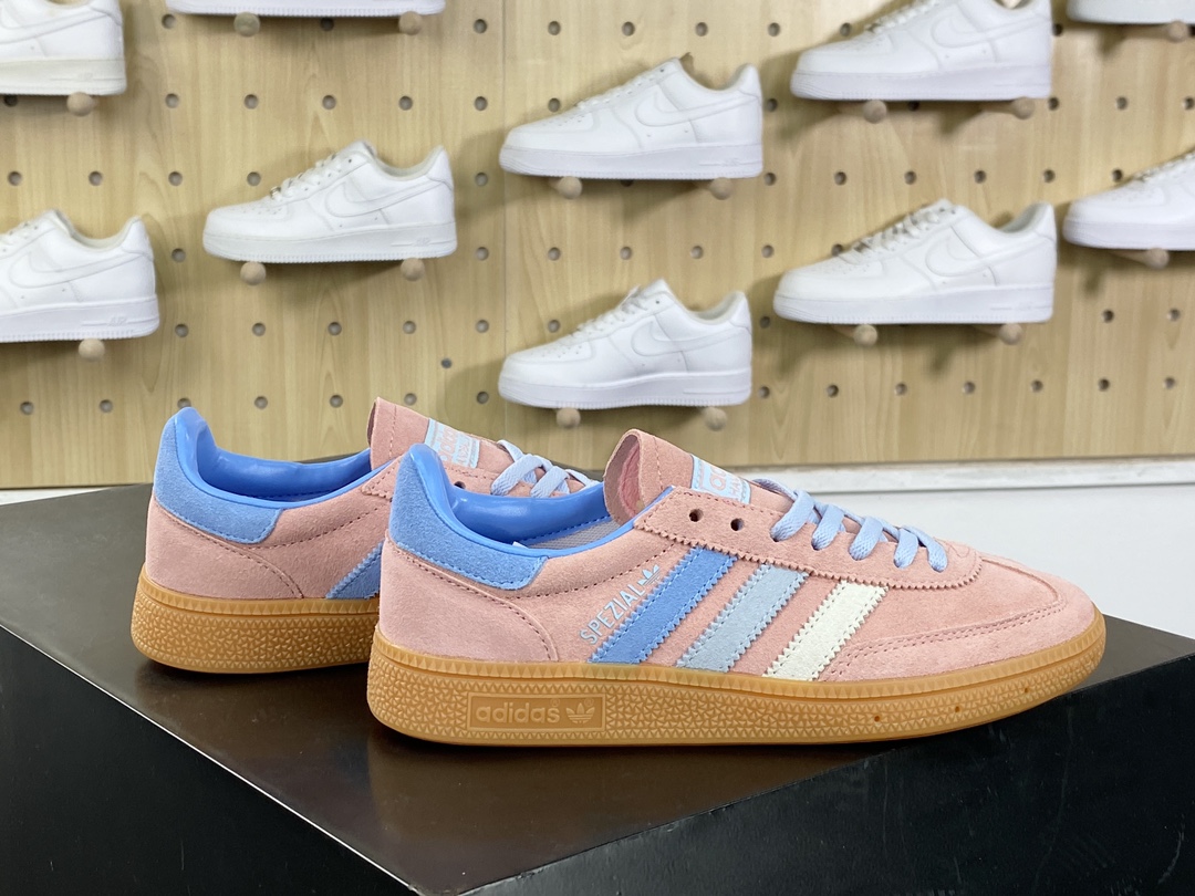 180 阿迪达斯Adidas Originals Handball SPZL 手球运动员板鞋“翻毛活力粉白灰蓝生胶底”IG1974