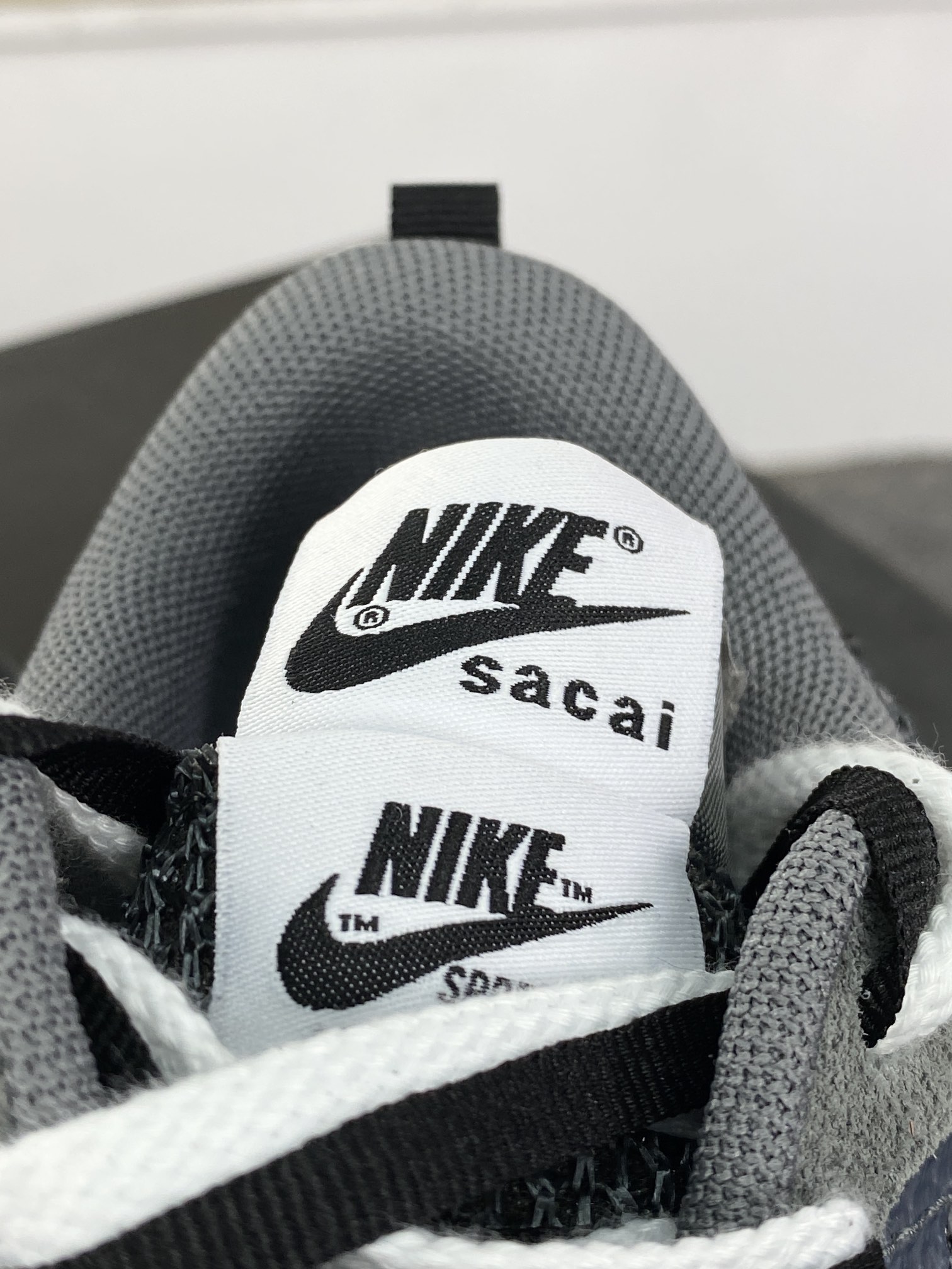 240 Sacai x Nike VaporWaffle 3.0”Charcoal Grey/Black”系列慢跑鞋“网织碳灰黑重叠双钩子”CV1363-103