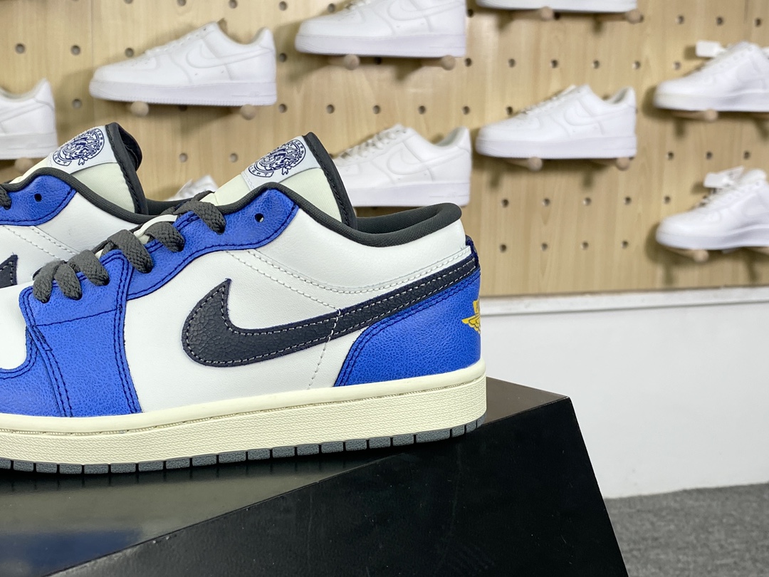 220 Onoglish x Nike Air Jordan 1 Low SE”Flight Vintage”AJ1乔丹一代篮球鞋“联名小野比利闪电蓝”FV8439-104