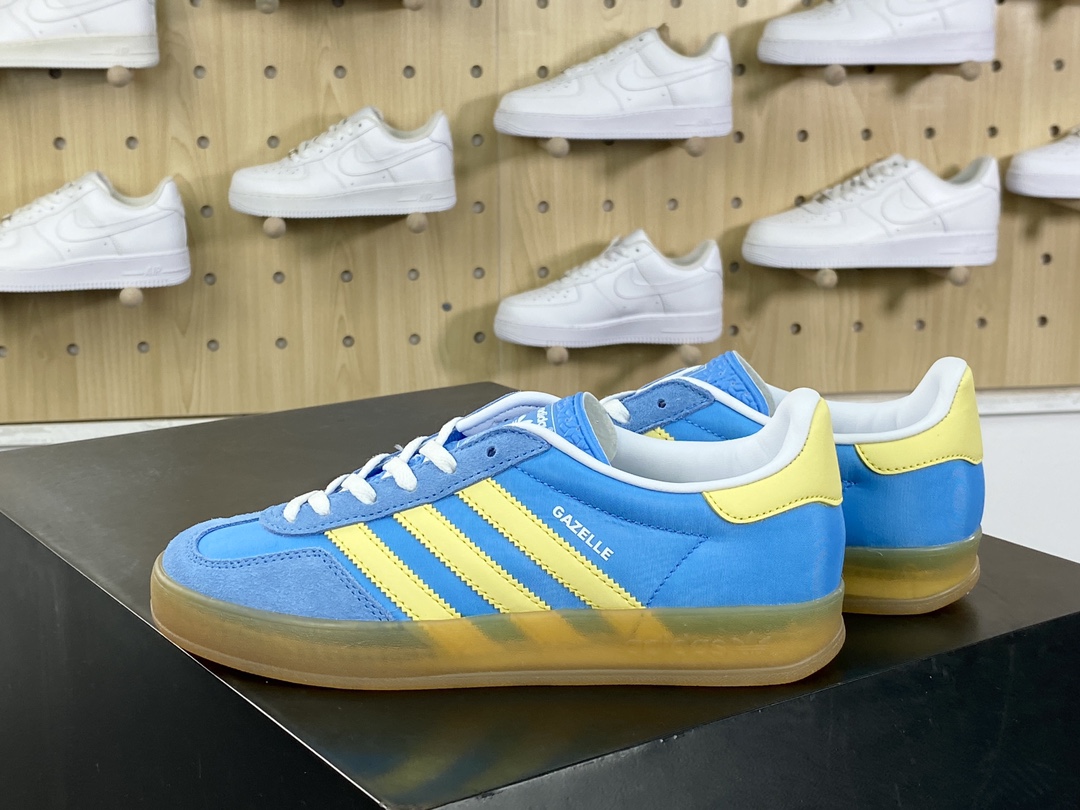 220 阿迪达斯Adidas Gazelle Indoor Trainers 羚羊内训系列低帮板鞋“天蓝浅黄生胶底”IE2960