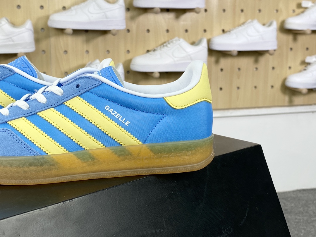 220 阿迪达斯Adidas Gazelle Indoor Trainers 羚羊内训系列低帮板鞋“天蓝浅黄生胶底”IE2960