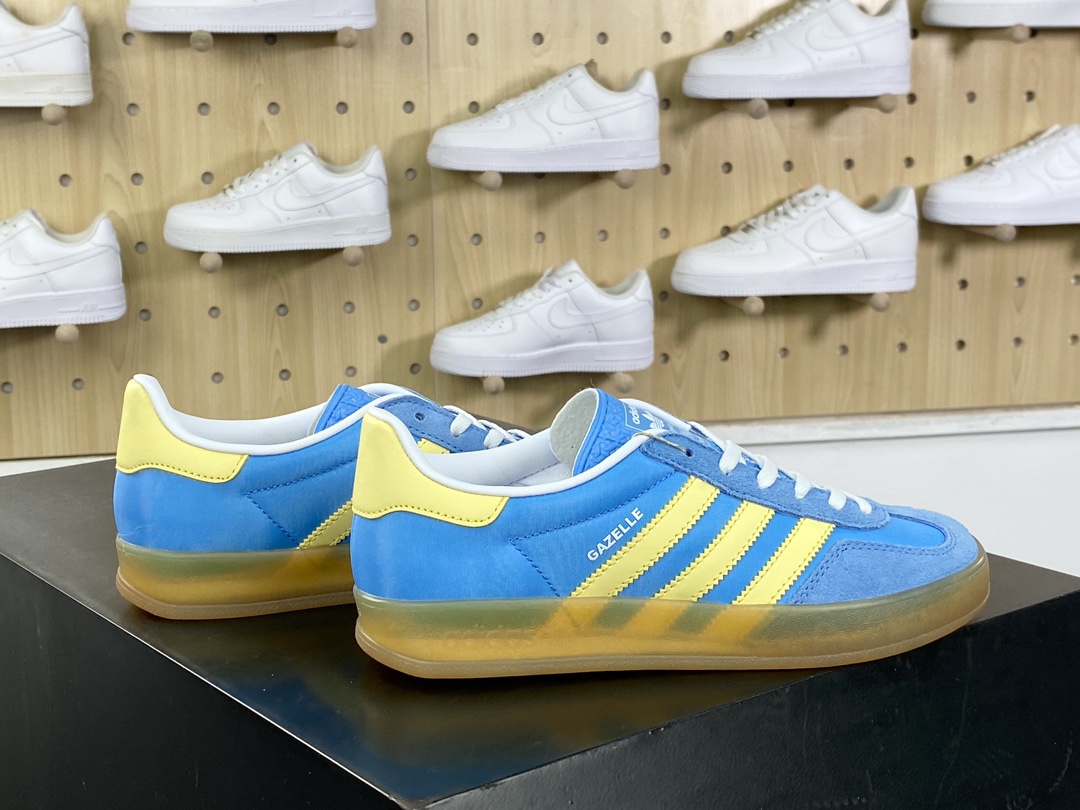 220 阿迪达斯Adidas Gazelle Indoor Trainers 羚羊内训系列低帮板鞋“天蓝浅黄生胶底”IE2960