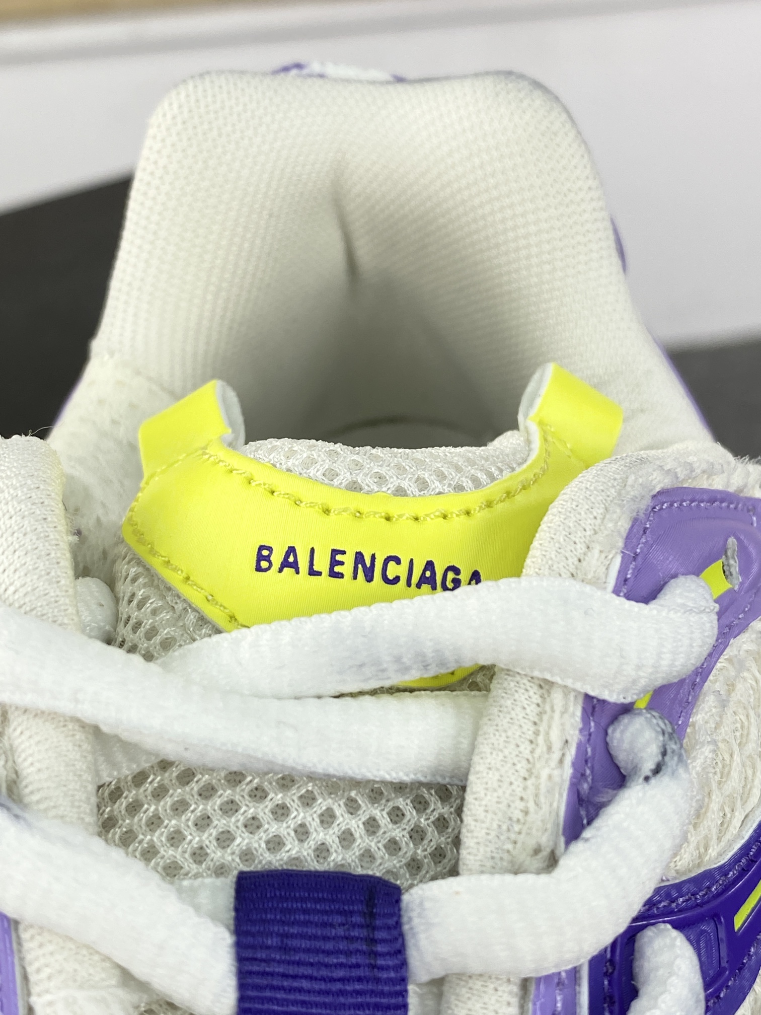 500 巴黎世家BALENCIAGA Runner Sneaker 3.0慢跑鞋“解构破坏白宝蓝亮紫3.0”779064 W3RXP9570