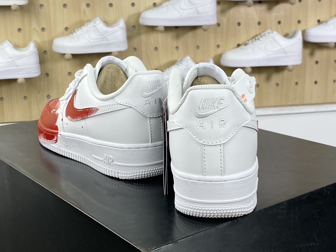 240 耐克Nike Air Force 1'07 Low Retro"Crime scene"空军一号板鞋“皮革白红案发现场”315122-211