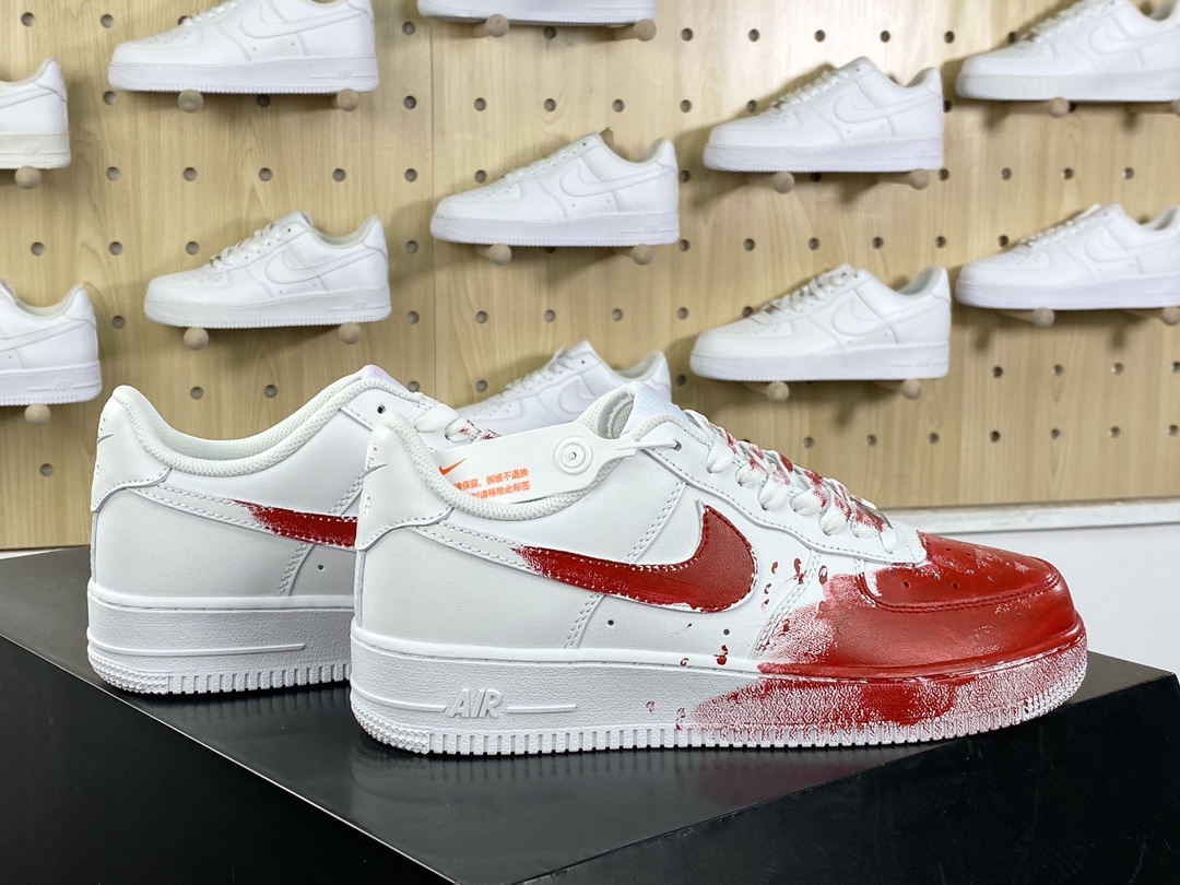 240 耐克Nike Air Force 1'07 Low Retro"Crime scene"空军一号板鞋“皮革白红案发现场”315122-211