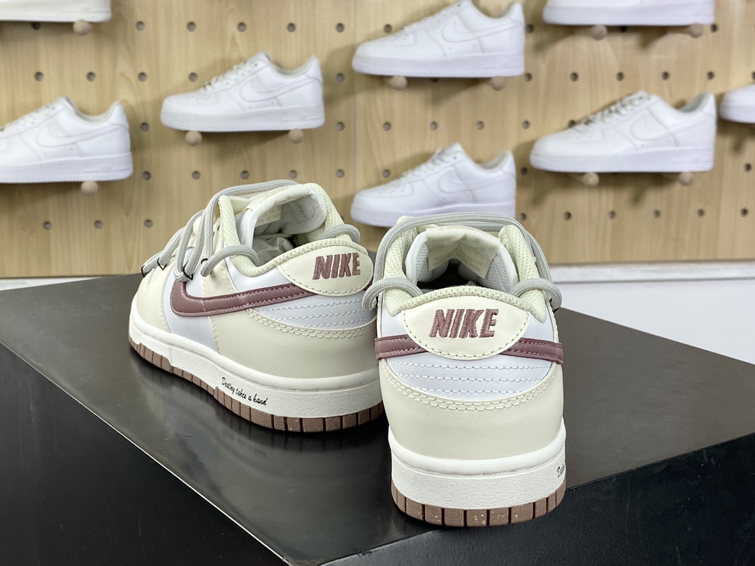 240 耐克Nike SB Dunk Low Lot"Milk Bear"扣篮系列低帮板鞋“米棕豆乳熊仔美拉德绑绳”DD1873-200