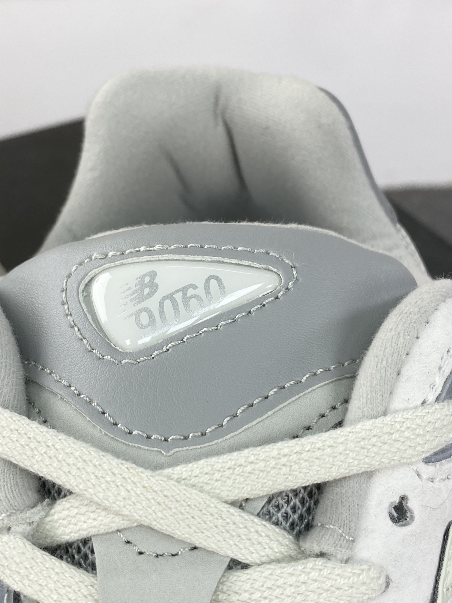 260 NB新百伦New Balance 9060"Grey Sliver"系列跑步鞋“浅灰银灰”U9060JCG