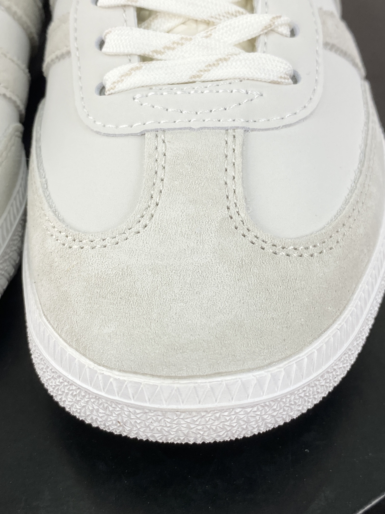 200 Adidas Originals Samba OG"Classics Program/Cloud White"桑巴舞系板鞋“联名云白灰金LOGO”IH0090