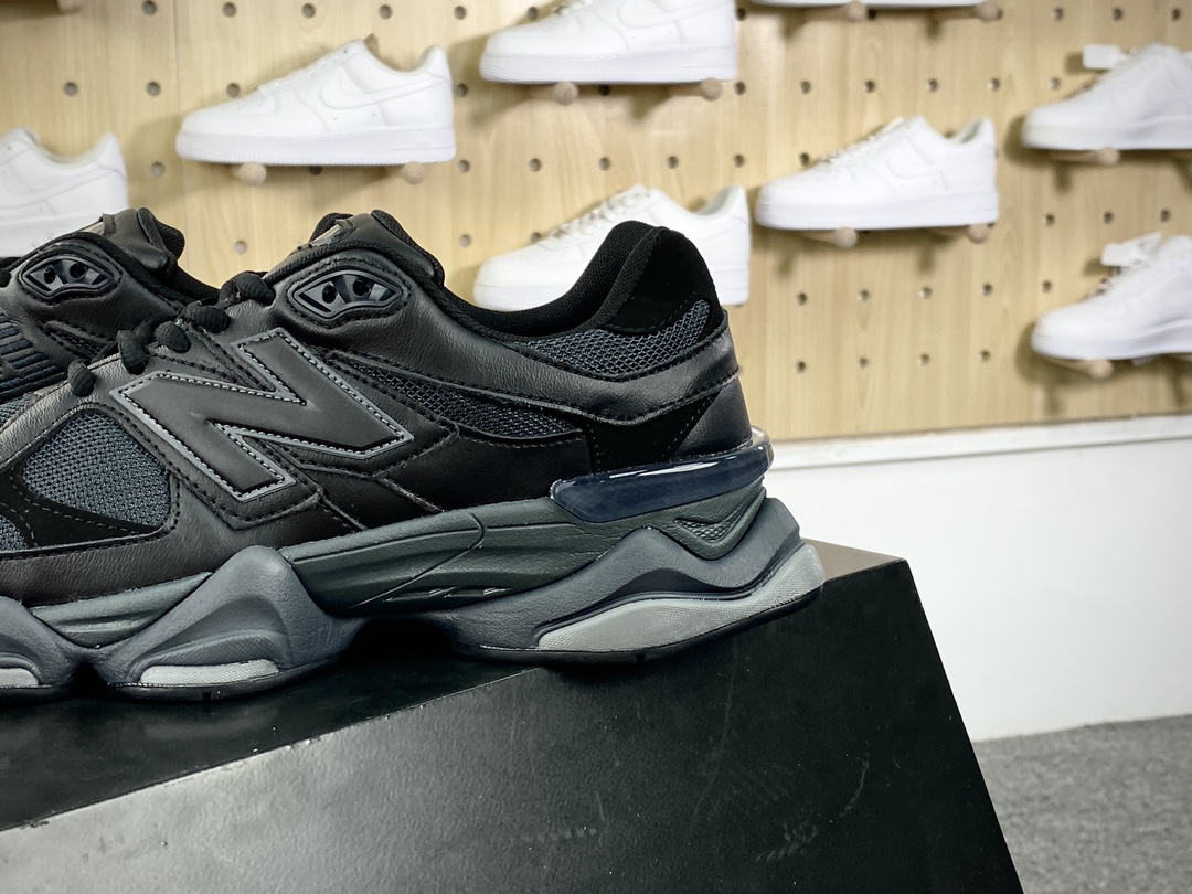 240 新百伦New Balance 9060”Triple Black Leather”系列跑步鞋“皮革全黑”U9060NRI