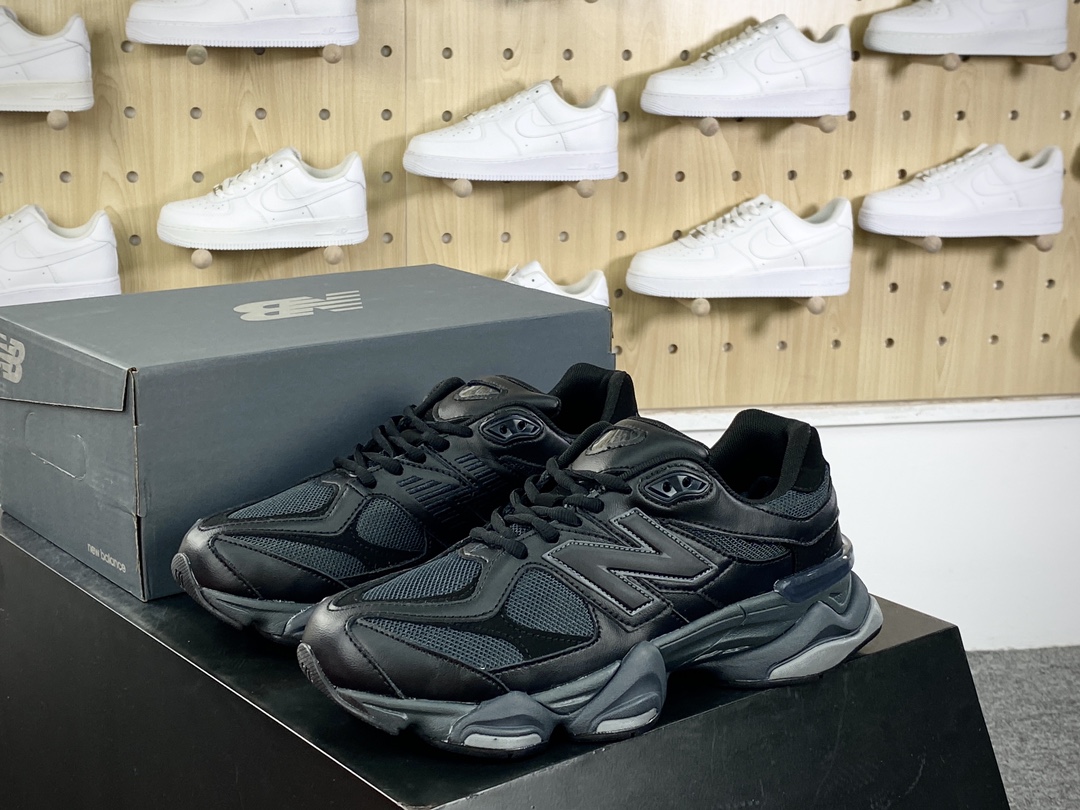 240 新百伦New Balance 9060”Triple Black Leather”系列跑步鞋“皮革全黑”U9060NRI