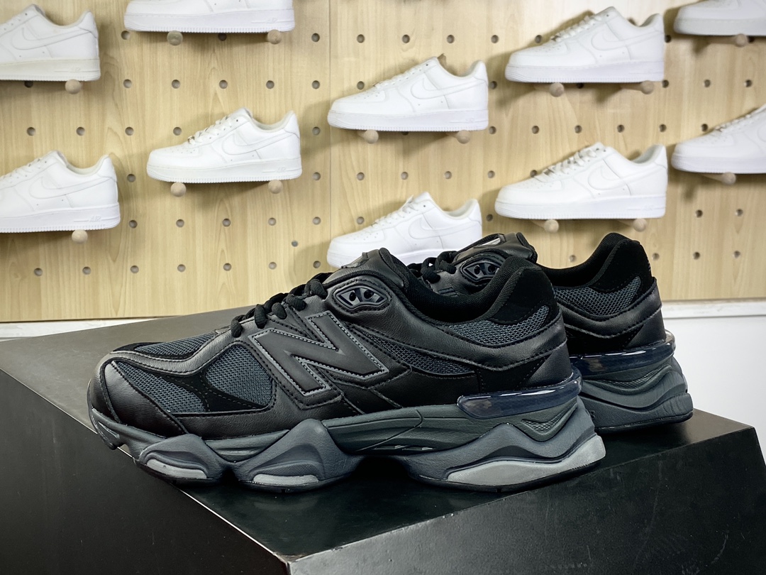 240 新百伦New Balance 9060”Triple Black Leather”系列跑步鞋“皮革全黑”U9060NRI