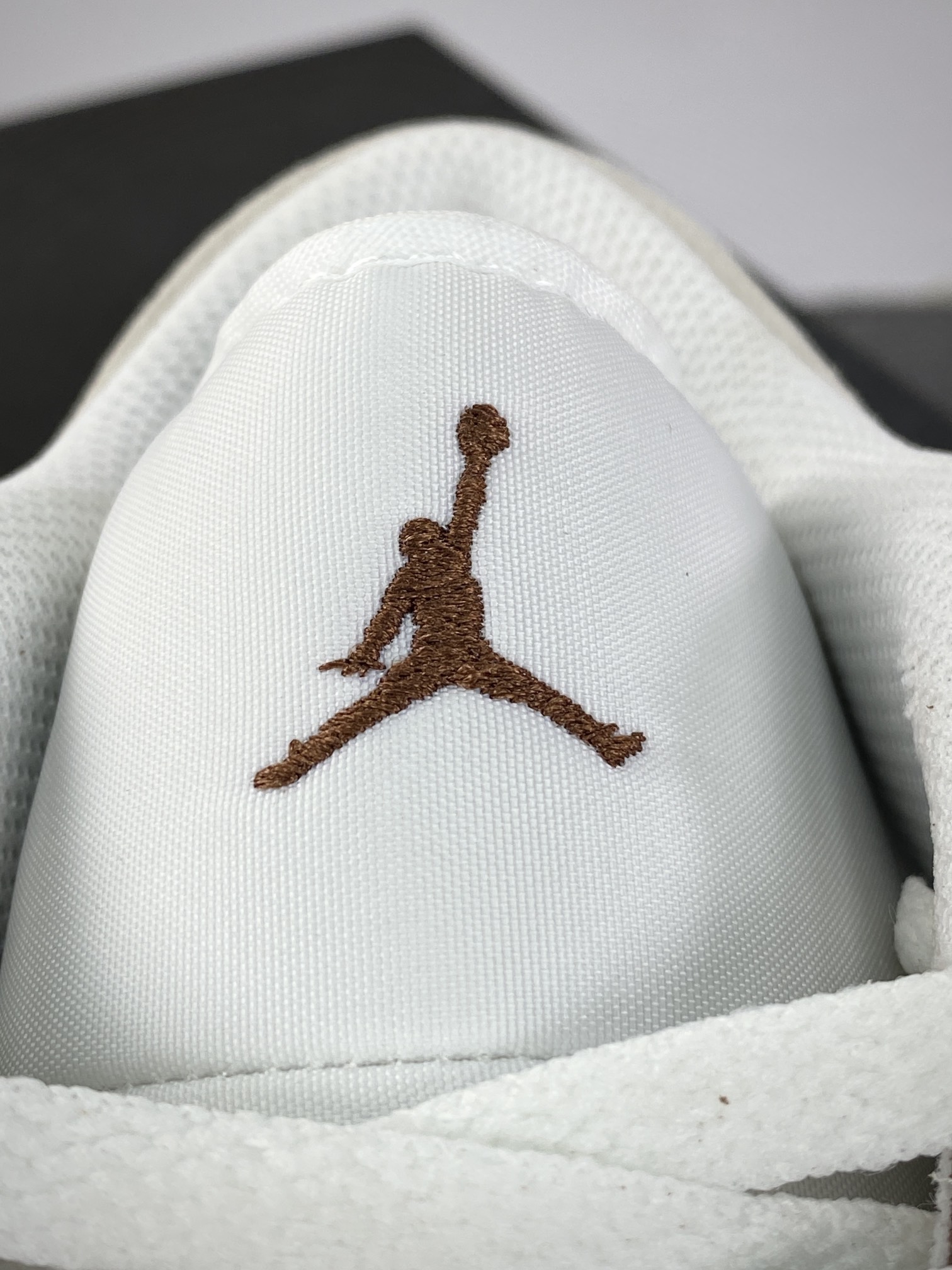 200 耐克Nike Air Jordan 1 Low"Light Bone/Archaeo Brown"AJ1乔丹一代篮球鞋“骨白灰深棕”HF1567-200