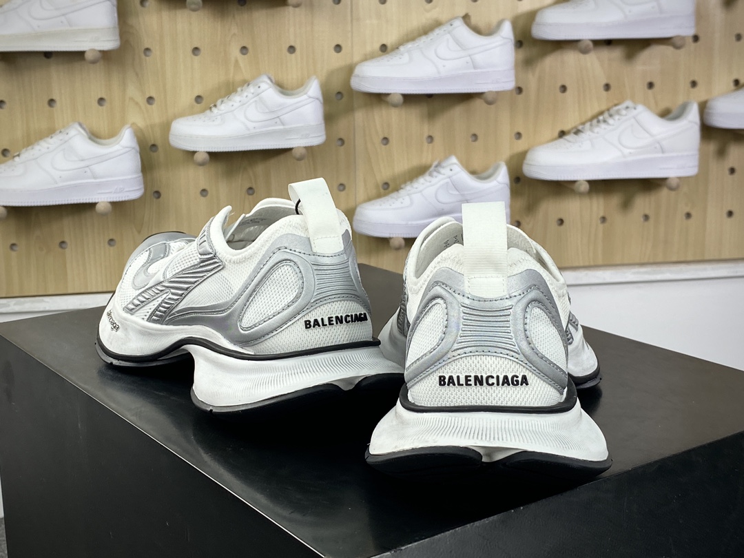 360 巴黎世家BALENCIAGA Circuit Sneakers 环道系列低帮慢跑鞋“网织水泥灰白LOGO”793945 WFLGY 9100