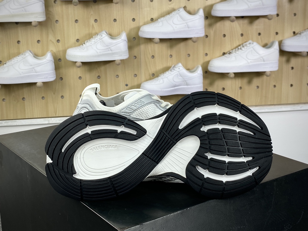 360 巴黎世家BALENCIAGA Circuit Sneakers 环道系列低帮慢跑鞋“网织水泥灰白LOGO”793945 WFLGY 9100