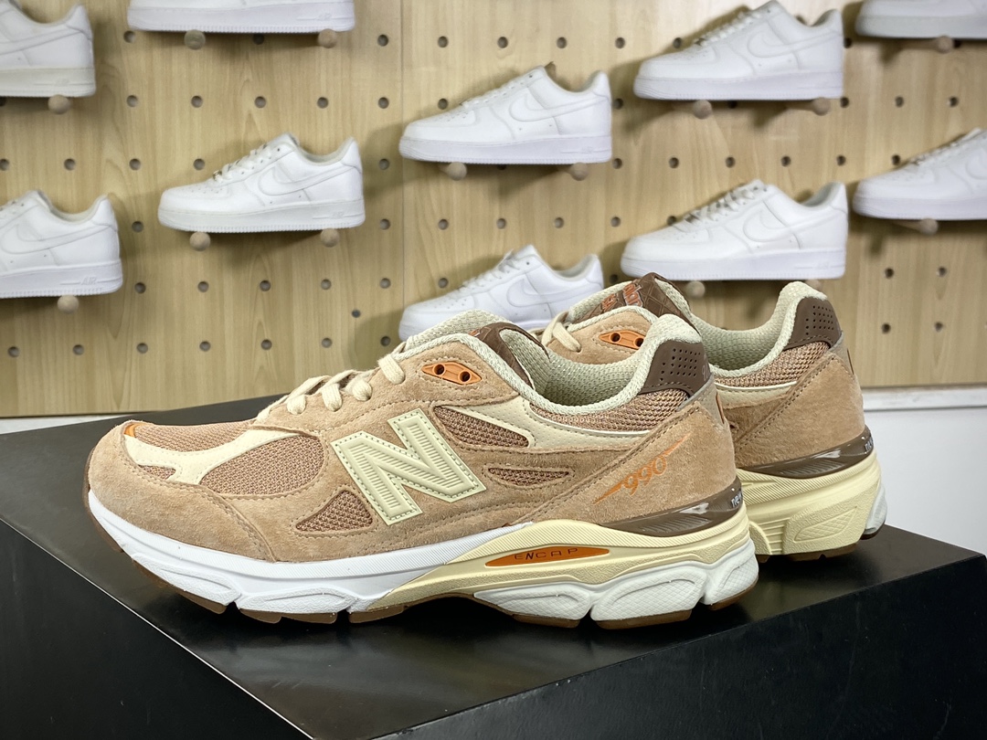 320 新百伦New Balance Made in USA M990V3”Orange/Cream”三代系列低帮跑步鞋“联名杏粉橘”M990SZ3