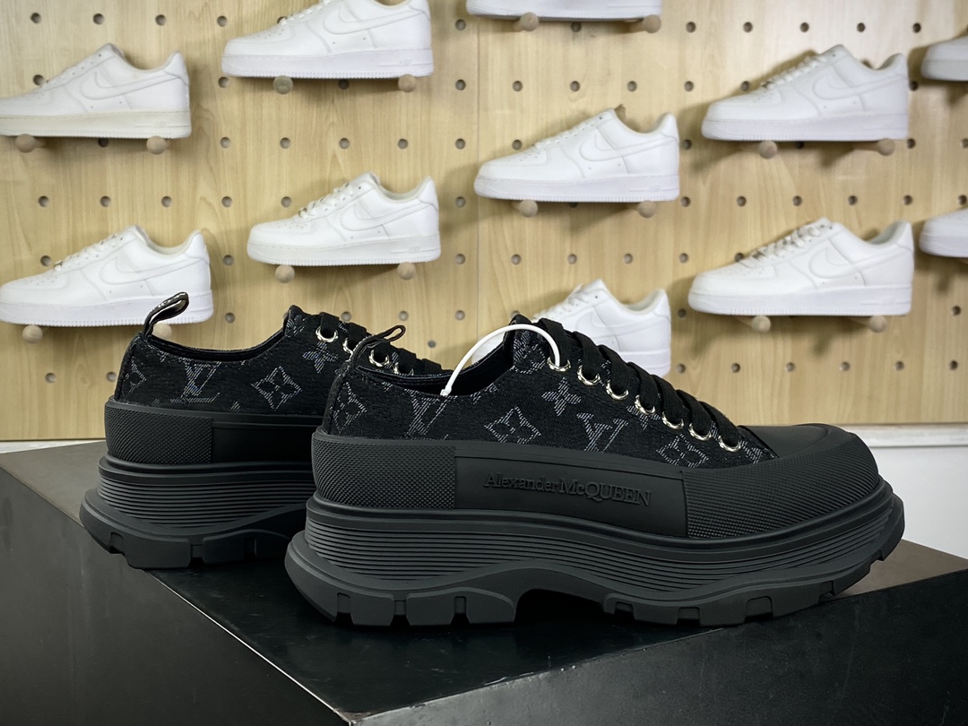 McQueen Alexander McQueen Chunky Tread Slick Low Sneakers Tread surface sneakers ”Denim Black Gray LV Old Flower” 604257W4L3471027