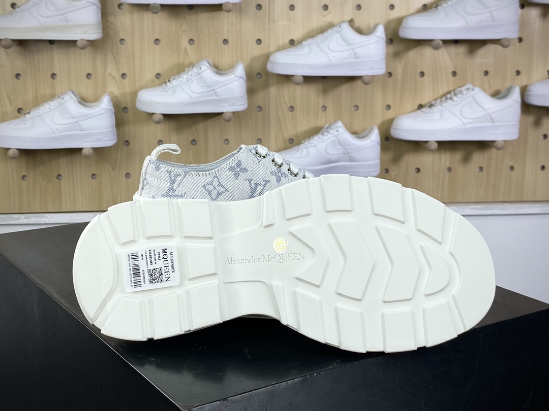 McQueen Alexander McQueen Chunky Tread Slick Low Sneakers Tread Canvas Casual Sports Shoes ”Denim White Gray LV Old Flower” 604257W4L3471028