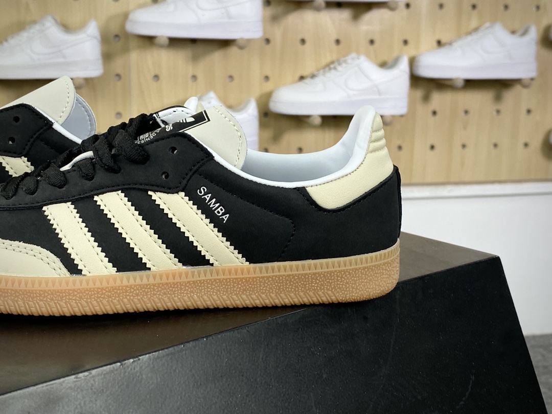 Adidas Originals Samba OG ”Off White” Samba series sneakers ”Sesame Yellow Black Rubber Sole” IE5836