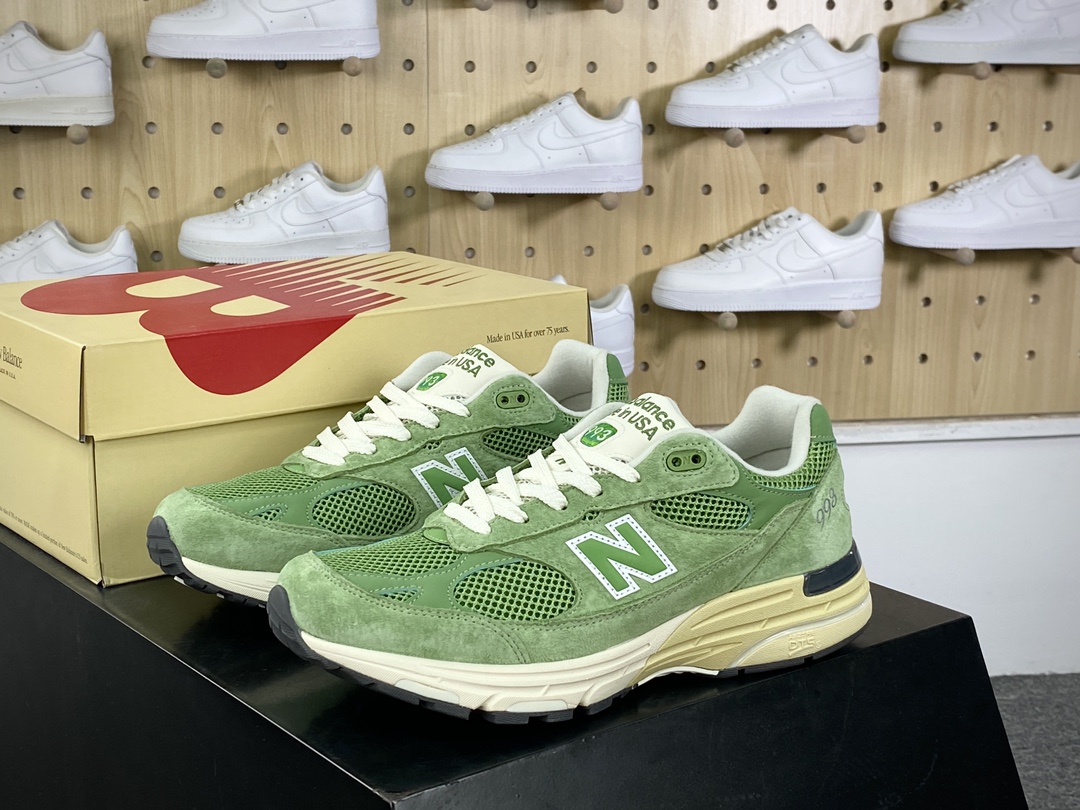 320 NB新百伦New Balance Made in USA 993”'Chive”系列美产跑步鞋“联名像葱绿海盐白”U993GW