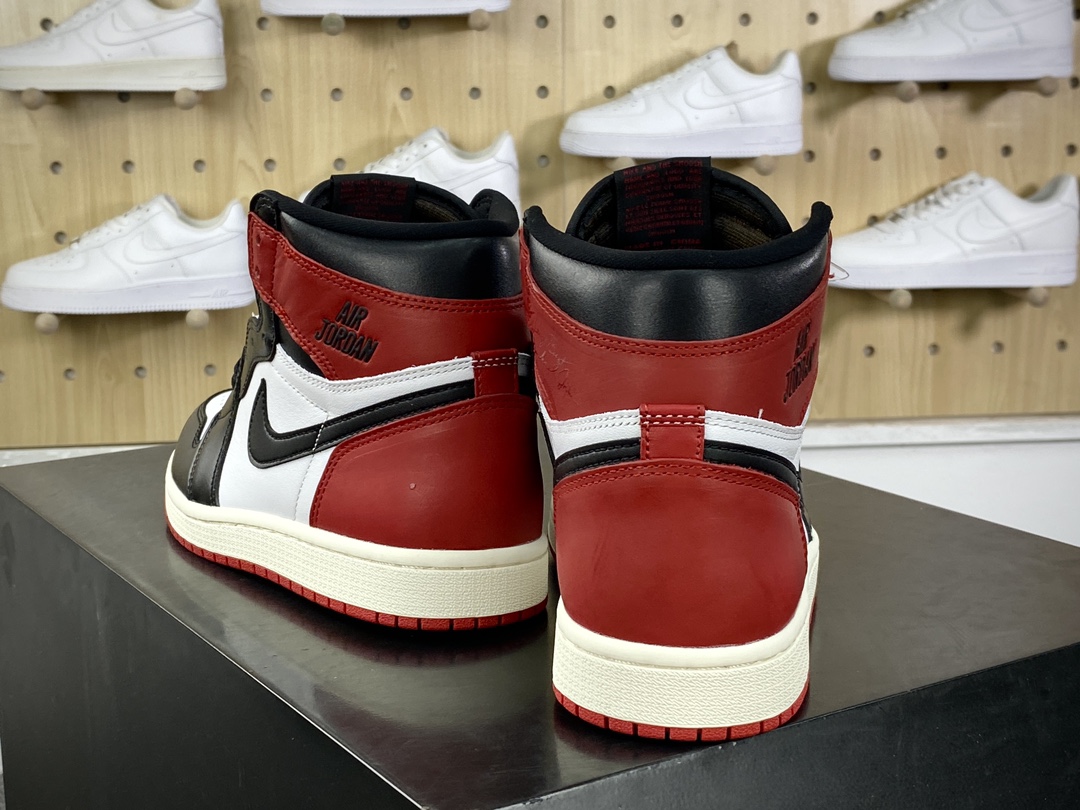 260 耐克Nike Air Jordan 1 Retro High OG”Black Toe”AJ1代篮球鞋“黑白脚趾芝加哥广告款”DZ5485-106