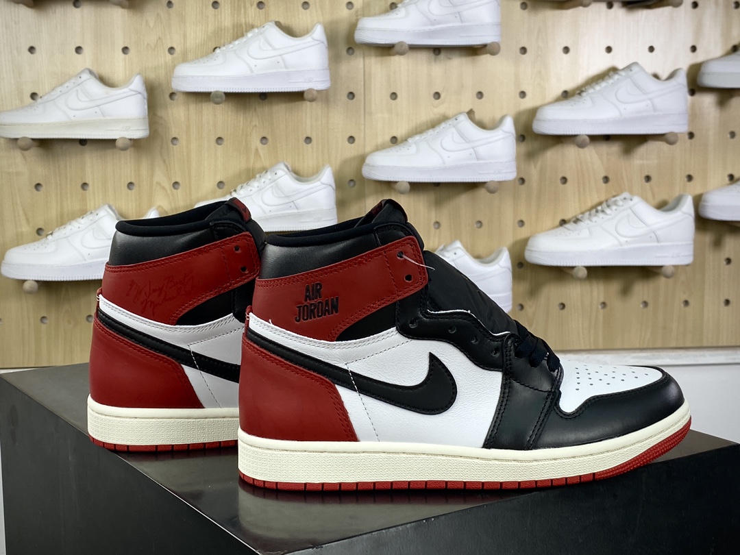 260 耐克Nike Air Jordan 1 Retro High OG”Black Toe”AJ1代篮球鞋“黑白脚趾芝加哥广告款”DZ5485-106