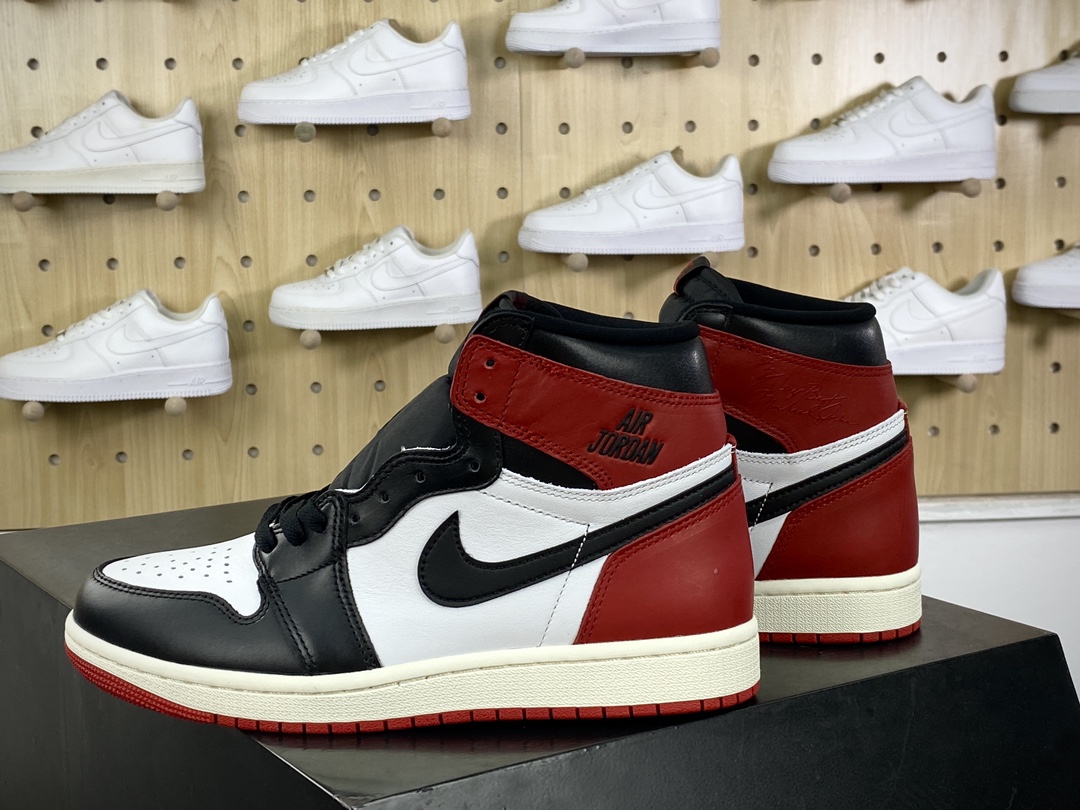 260 耐克Nike Air Jordan 1 Retro High OG”Black Toe”AJ1代篮球鞋“黑白脚趾芝加哥广告款”DZ5485-106