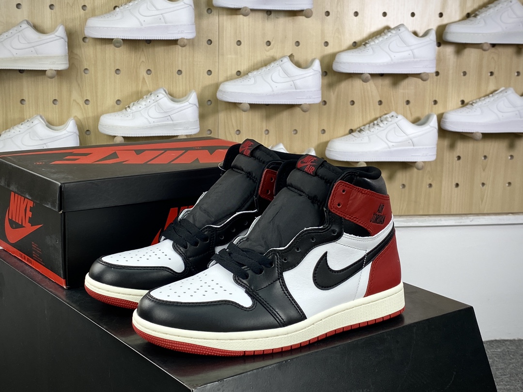 260 耐克Nike Air Jordan 1 Retro High OG”Black Toe”AJ1代篮球鞋“黑白脚趾芝加哥广告款”DZ5485-106