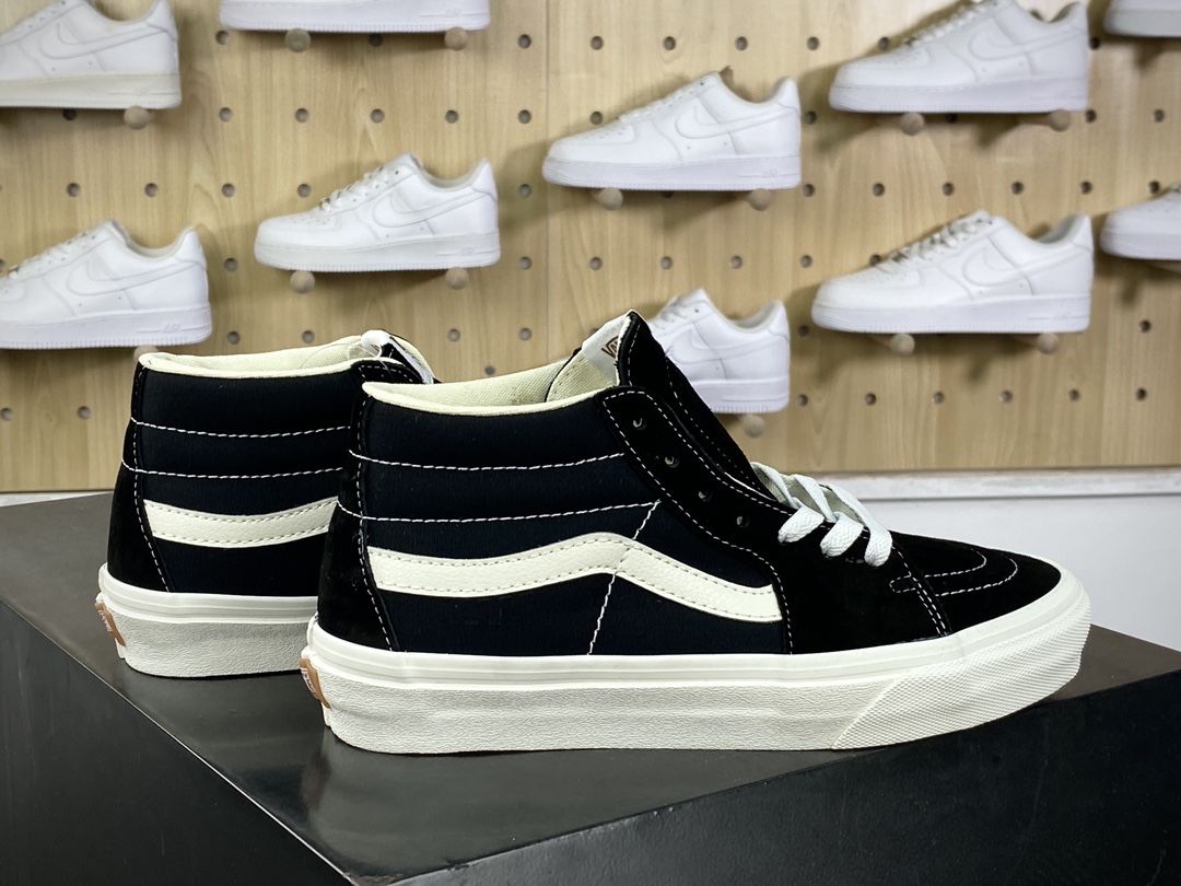 140 范斯Vans Sk8-Mid”Black White”系列中帮经典休闲运动硫化滑板板鞋“黑白”VN0A4UWIVNE