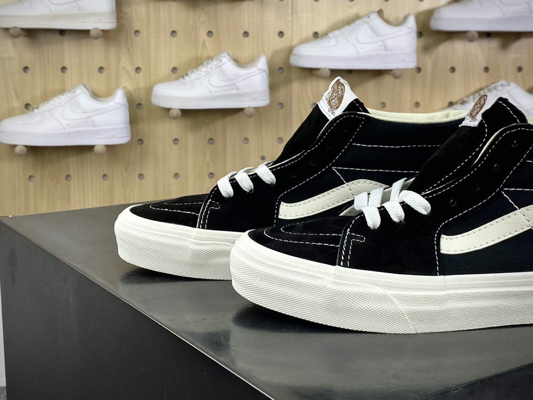 140 范斯Vans Sk8-Mid”Black White”系列中帮经典休闲运动硫化滑板板鞋“黑白”VN0A4UWIVNE