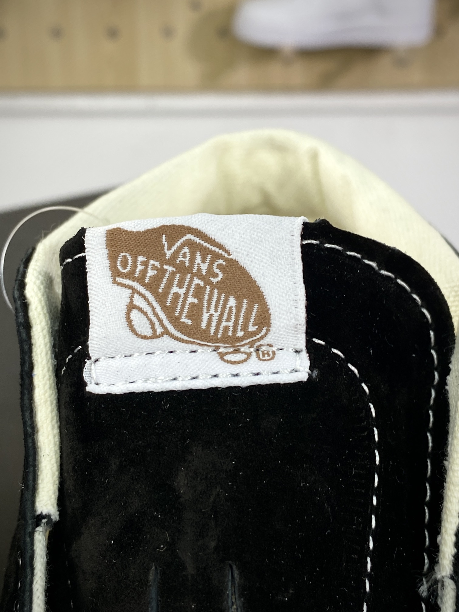 140 范斯Vans Sk8-Mid”Black White”系列中帮经典休闲运动硫化滑板板鞋“黑白”VN0A4UWIVNE