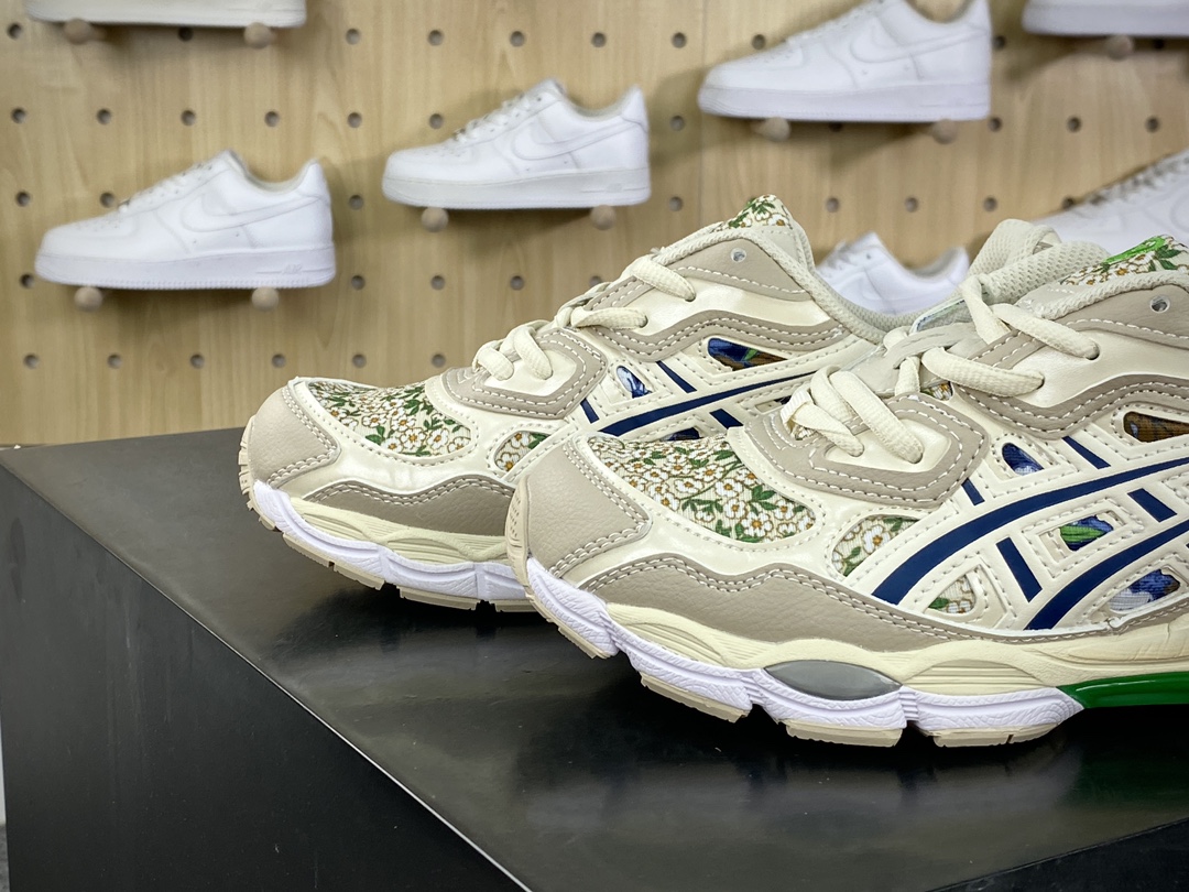 200 亚瑟士/Asics Gel-NYC 系列低帮复古休闲运动慢跑鞋“浅卡其深棕花卉”1202A441-250