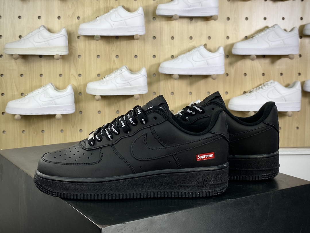 160 Supreme x Nike Air Force 1'07 Low”Black”空军一号板鞋“皮革黑红LOGO”CU9225-001