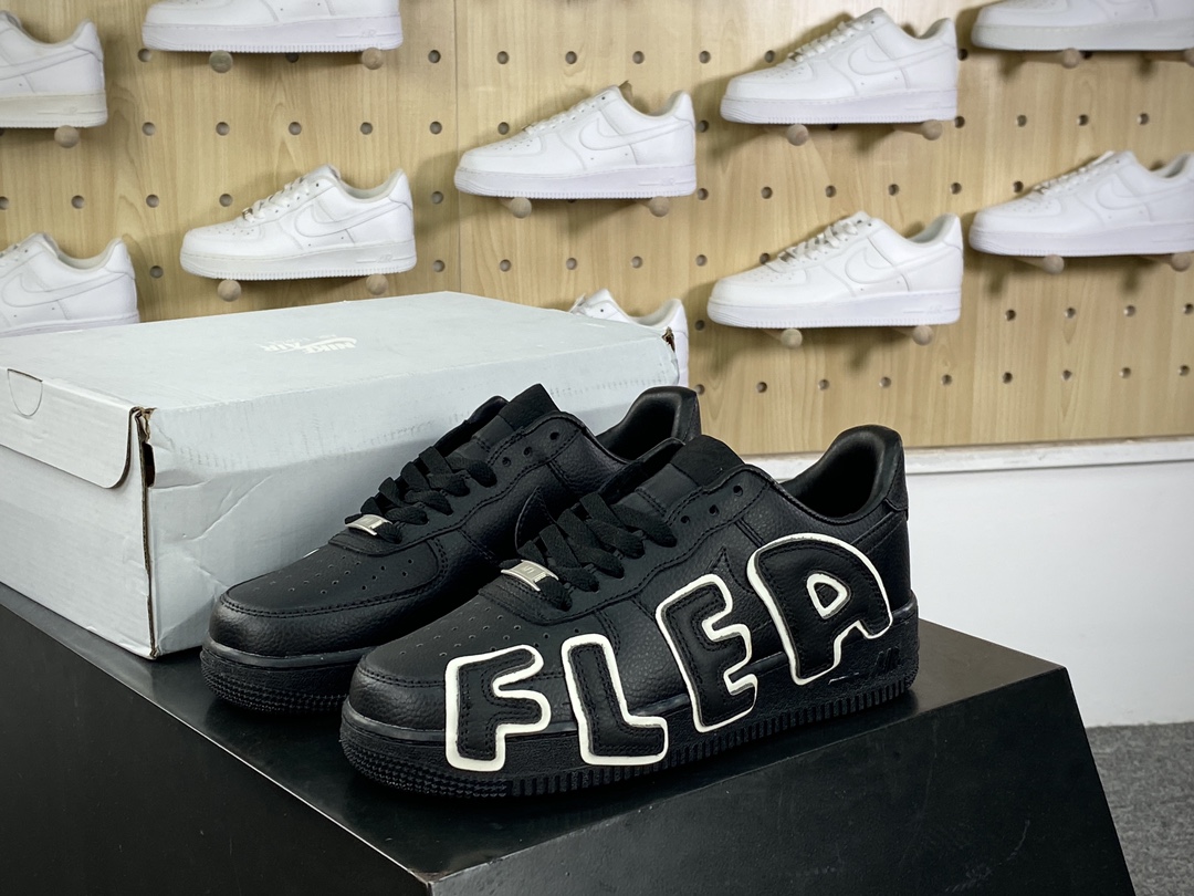 280 Cactus Plant Flea Market/CPFM x Nike Air Force 1 07 Low”Black/White”空军一号板鞋“皮革黑白放大补丁字母”DC4457-001