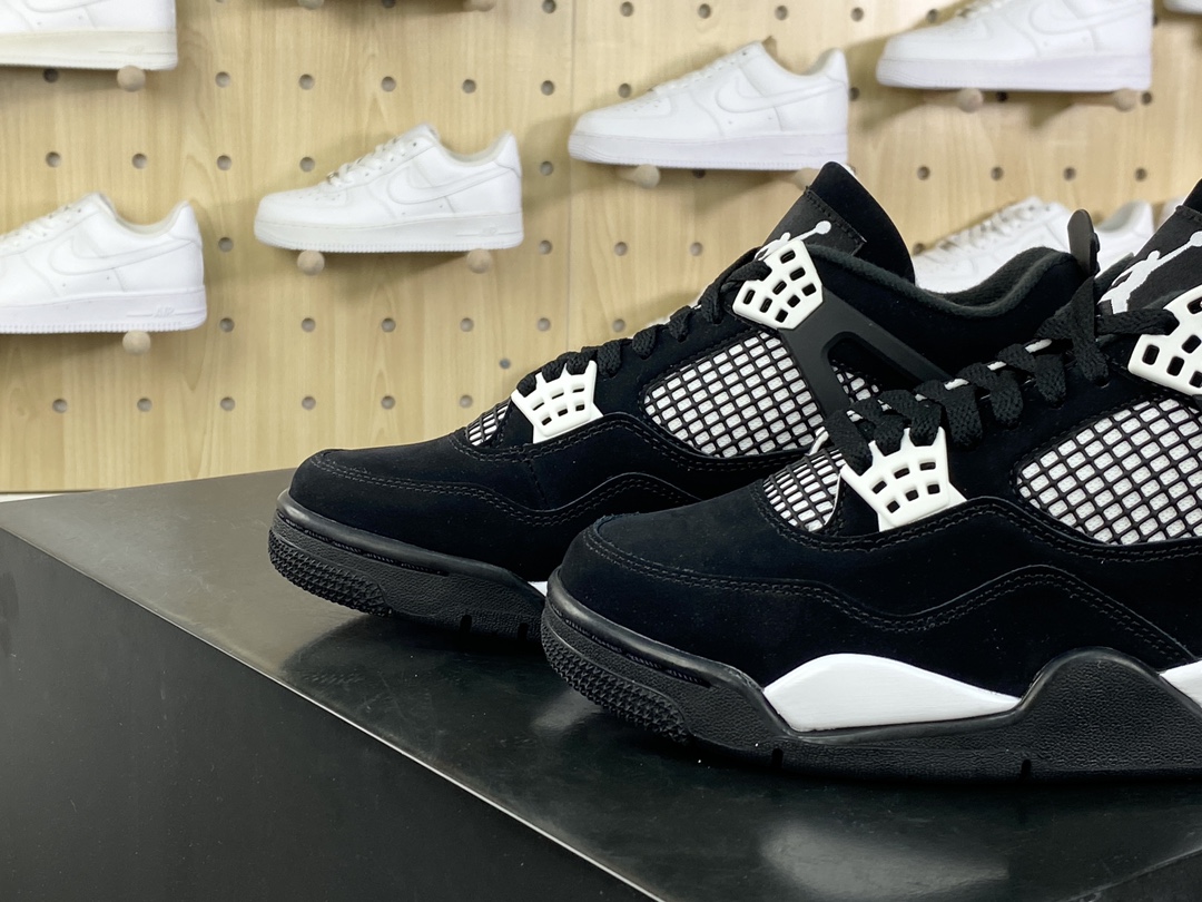 380 耐克Nike Air Jordan 4 Retro”Black White/Panda”迈克尔·乔丹AJ4代中帮篮球鞋“磨砂黑白熊猫”FQ8138-001