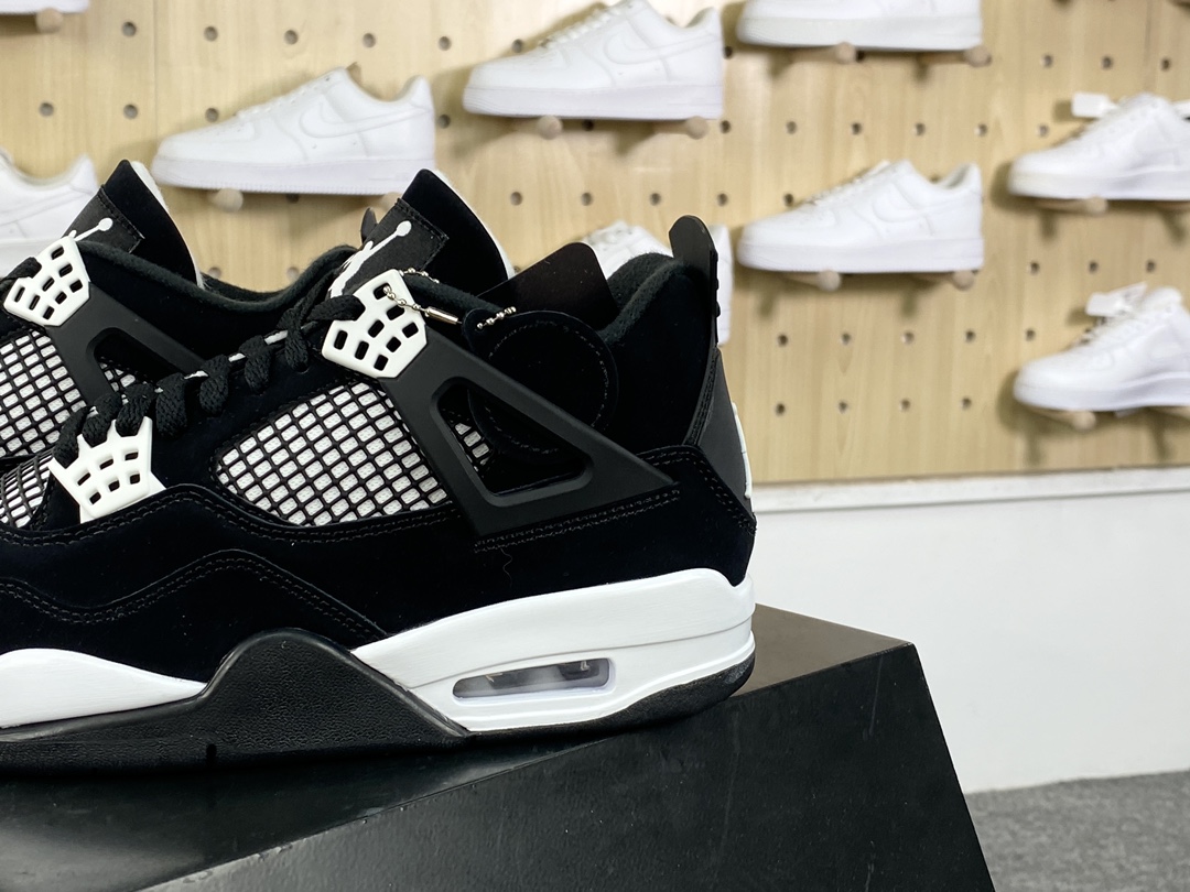 380 耐克Nike Air Jordan 4 Retro”Black White/Panda”迈克尔·乔丹AJ4代中帮篮球鞋“磨砂黑白熊猫”FQ8138-001