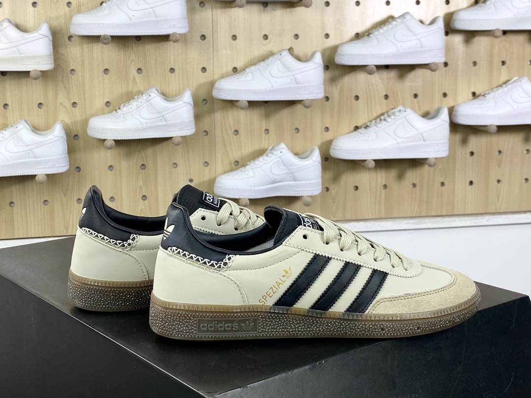 Adidas Originals Handball SPZL Handball Player Sneakers ”Leather Beige Black Stitching Caramel Sole” IE3698
