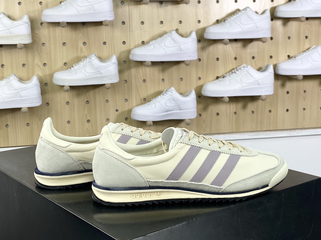 200 阿迪达斯Adidas SL72 RS 系列德训足球风百搭低帮休闲运动板鞋“浅灰米白紫”IE3428