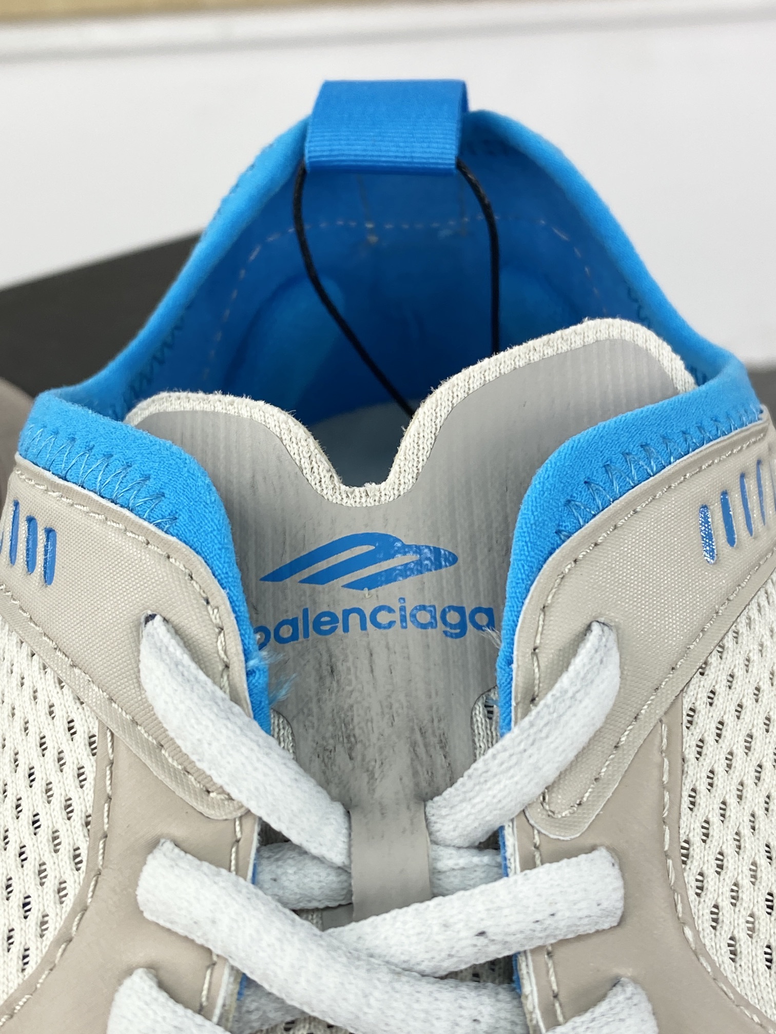 360 巴黎世家BALENCIAGA Circuit Sneakers 环道系列低帮慢跑鞋“网织浅灰天蓝”793944 WFLGY 0613