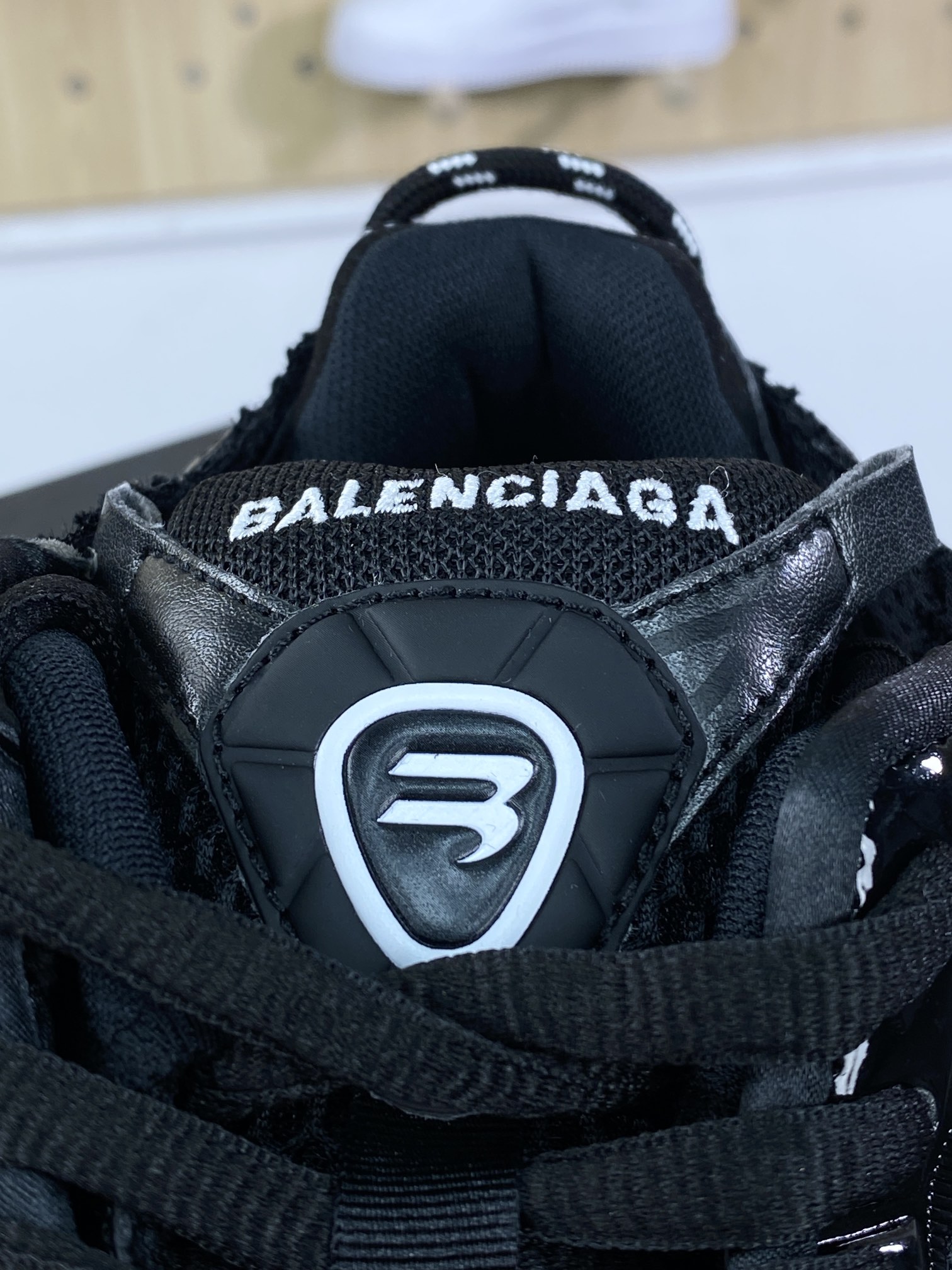 450 巴黎世家BALENCIAGA Runner Sneaker”Triple Black/White”2.0慢跑“2.0解构破坏武士黑白LOGO”772767 W3RNY 0135