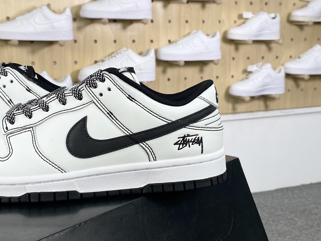 280 Nike By You SB Dunk Low Retro SP扣篮系列低帮滑板板鞋“联名米白黑车线”FC1688-137